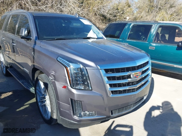 2018 Cadillac Escalade Luxury with VIN 1GYS3BKJ0JR147752, listed as a IAAI auction lot 41419140 with 124,376 mi miles. Bid and sale history available at carsss.com. Image 6.