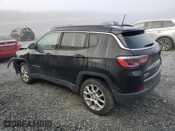 2024 Jeep Compass Latitude Lux with VIN 3C4NJDFN4RT583671, listed as a Copart auction lot 43194835 with 20,124 mi miles and Salvage title. Bid and sale history available at DreamBid. Image 2.