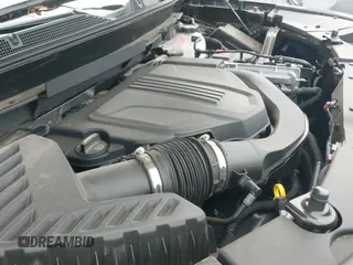 2025 Chevrolet Traverse AWD LT z VIN 1GNEVGRS7SJ256449, wystawiony jako IAAI lot #42645537 z przebiegiem 3 205 mil mil oraz . Historia ofert i sprzedaży dostępna na DreamBid. Obrazek 19.