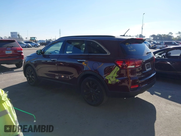 2019 Kia Sorento LX V6 with VIN 5XYPG4A53KG594088, listed as a IAAI auction lot 41249727 with 32,631 mi miles. Bid and sale history available at carsss.com. Image 3.
