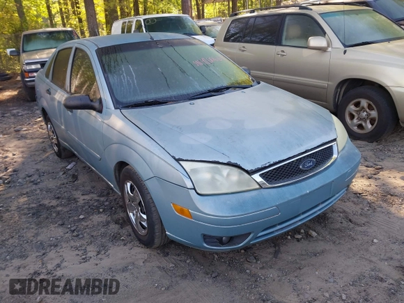2007 Ford Focus S with VIN 1FAFP34N97W323618, listed as a IAAI auction lot 42003664 with 229,254 mi miles and . Bid and sale history available at carsss.com. Image 1.
