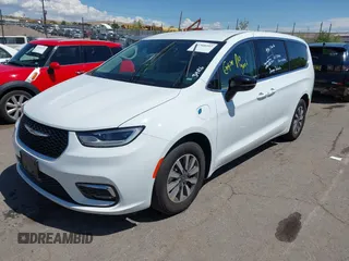 2024 Chrysler Pacifica Hybrid Select with VIN 2C4RC1S74RR153420, listed as a IAAI auction lot 42368593 with 19,829 mi miles and . Bid and sale history available at DreamBid. Image 17.