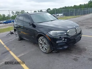 2014 BMW X5 xDrive50i z VIN 5UXKR6C59E0J72185, wystawiony jako IAAI lot #42409153 z przebiegiem 161 000 mil mil oraz . Historia ofert i sprzedaży dostępna na DreamBid. Obrazek 1.