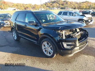 2017 Ford Explorer XLT z VIN 1FM5K8D8XHGB89706, wystawiony jako IAAI lot #40753077 z przebiegiem 96 578 mil mil oraz . Historia ofert i sprzedaży dostępna na DreamBid. Obrazek 1.