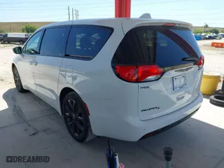 2018 Chrysler Pacifica Touring Plus with VIN 2C4RC1FG4JR358444, listed as a IAAI auction lot 41925349 with 64,196 mi miles. Bid and sale history available at carsss.com. Image 3.