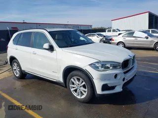 2015 BMW X5 xDrive35i with VIN 5UXKR0C54F0K72046, listed as a IAAI auction lot 41899698 with 152,803 mi miles. Bid and sale history available at carsss.com. Image 1.