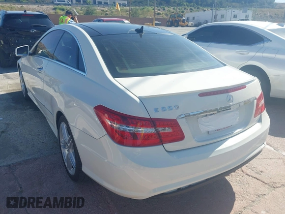 2012 Mercedes-Benz E 550 with VIN WDDKJ7DB7CF152018, listed as a IAAI auction lot 42304068 with 80,040 mi miles and . Bid and sale history available at DreamBid. Image 3.