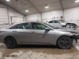 2022 Hyundai Elantra Essential with VIN KMHLM4AG1NU301957, listed as a IAAI auction lot 41711455 with 28,074 mi miles. Bid and sale history available at carsss.com. Image 14.