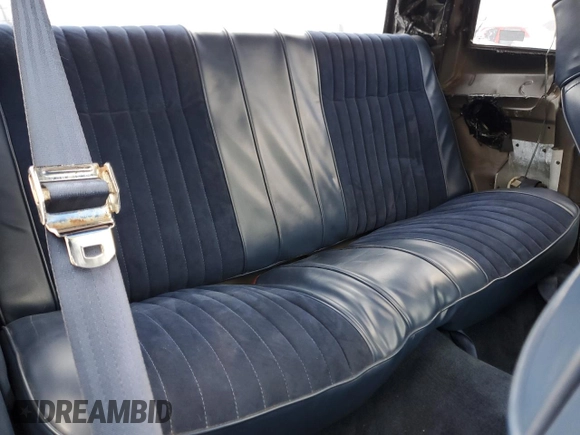 1988 Chevrolet Monte Carlo z VIN 1G1GZ11G5JP105897, wystawiony jako Copart lot #51135095 z przebiegiem 54 915 mil mil oraz Szkody całkowita. Historia ofert i sprzedaży dostępna na DreamBid. Obrazek 10.