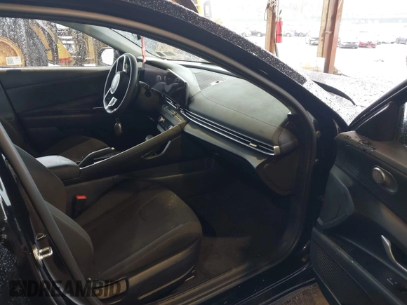 2024 Hyundai Elantra SEL with VIN KMHLM4DG5RU720170, listed as a IAAI auction lot 42197829 with 18,398 mi miles and . Bid and sale history available at DreamBid. Image 5.