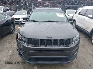 2018 Jeep Compass Latitude with VIN 3C4NJCBB1JT327076, listed as a IAAI auction lot 41185251 with 72,714 mi miles. Bid and sale history available at carsss.com. Image 12.