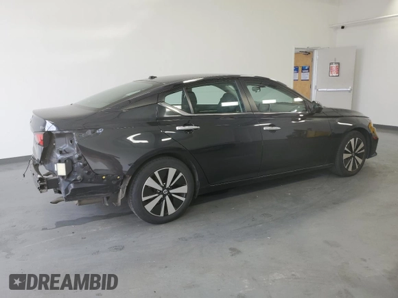 2021 Nissan Altima SV z VIN 1N4BL4DV3MN358690, wystawiony jako Copart lot #60076635 z przebiegiem 122 206 mil mil oraz Czysty tytuł • Clean title. Historia ofert i sprzedaży dostępna na DreamBid. Obrazek 3.