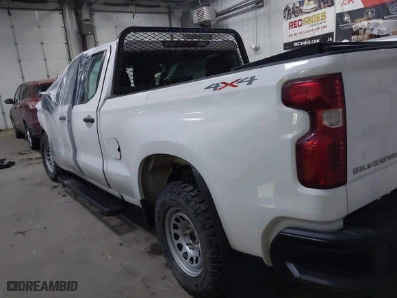2021 Chevrolet Silverado 1500 Work Truck with VIN 1GCRYAEH9MZ322738, listed as a IAAI auction lot 41537072 with 50 mi miles. Bid and sale history available at carsss.com. Image 3.