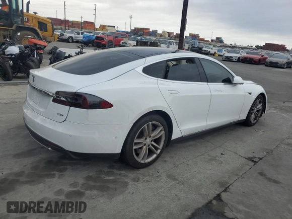 2016 Tesla Model S 90D with VIN 5YJSA1E24GF129280, listed as a Copart auction lot 50654395 with 118,711 mi miles and Salvage Title. Bid and sale history available at DreamBid. Image 3.