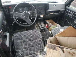1987 Jeep Cherokee z VIN 1JCMR7819HT151523, wystawiony jako Copart lot #51586765 z przebiegiem 113 668 mil mil oraz Szkoda całkowita • Salvage title. Historia ofert i sprzedaży dostępna na DreamBid. Obrazek 8.