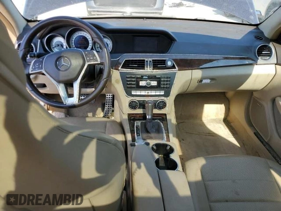 2015 Mercedes-Benz C 250 z VIN WDDGJ4HB6FG370187, wystawiony jako Copart lot #88162875 z przebiegiem 102 961 mil mil oraz Czysty tytuł • Clean title. Historia ofert i sprzedaży dostępna na DreamBid. Obrazek 8.