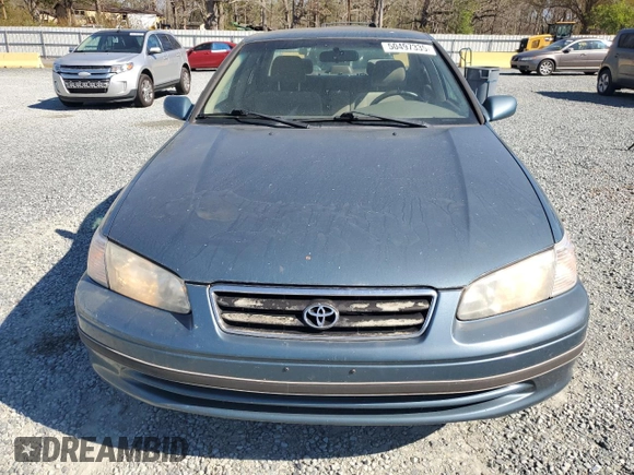 2001 Toyota Camry CE with VIN 4T1BG22K81U768006, listed as a Copart auction lot 50497335 with 187,898 mi miles and Salvage Title. Bid and sale history available at carsss.com. Image 5.