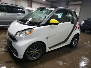 2014 Smart fortwo Pure with VIN WMEEJ3BA8EK740970, listed as a Copart auction lot 45994035 with 44,787 mi miles and Salvage Title. Bid and sale history available at DreamBid. Image 1.