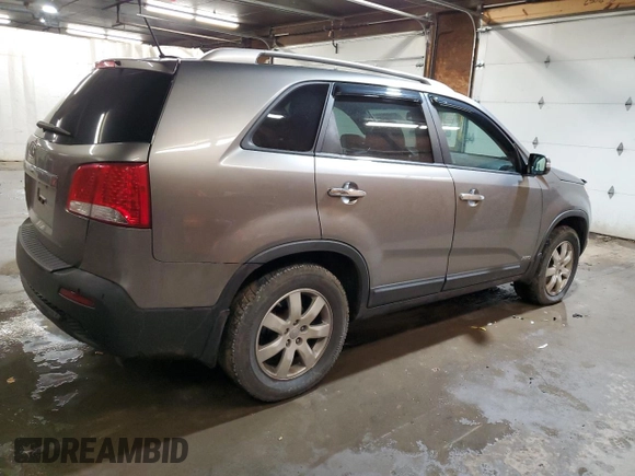 2013 Kia Sorento LX with VIN 5XYKTCA64DG327313, listed as a Copart auction lot 52108515 with 147,762 mi miles and Salvage Title. Bid and sale history available at carsss.com. Image 3.