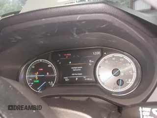 2021 Toyota Venza LE z VIN JTEAAAAH5MJ010949, wystawiony jako IAAI lot #42300270 z przebiegiem 31 700 mil mil oraz . Historia ofert i sprzedaży dostępna na DreamBid. Obrazek 16.