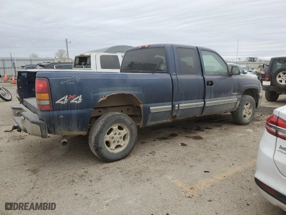 1999 Chevrolet Silverado 1500 LT with VIN 1GCEK19T2XE225083, listed as a Copart auction lot 43785565 with 165,598 mi miles and Salvage Title. Bid and sale history available at carsss.com. Image 3.