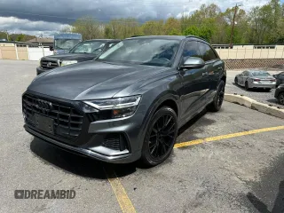 2021 Audi Q8 Premium Plus z VIN WA1EVAF17MD034670, wystawiony jako Copart lot #56331855 z przebiegiem 79 150 mil mil oraz Tytuł czysty. Historia ofert i sprzedaży dostępna na DreamBid. Obrazek 1.