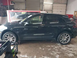2018 Porsche Macan S with VIN WP1AB2A55JLB32335, listed as a IAAI auction lot 42253854 with 89,979 mi miles and . Bid and sale history available at DreamBid. Image 14.