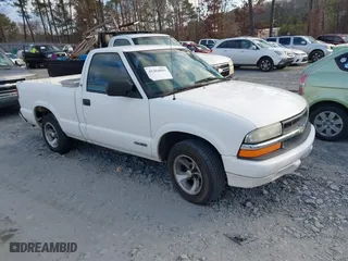 2000 Chevrolet S-10 LS with VIN 1GCCS1459YK284084, listed as a IAAI auction lot 41264083 with 218,911 mi miles. Bid and sale history available at carsss.com. Image 1.
