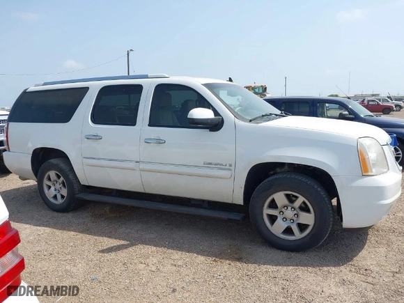 2008 GMC Yukon XL Denali with VIN 1GKFK66808J103143, listed as a IAAI auction lot 41945005 with 206,696 mi miles. Bid and sale history available at carsss.com. Image 12.