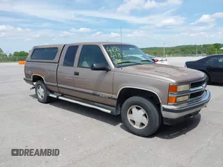 1997 Chevrolet Silverado 1500 with VIN 2GCEK19R5V1153864, listed as a IAAI auction lot 42214183 with 196,761 mi miles and . Bid and sale history available at DreamBid. Image 1.