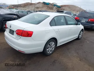 2013 Volkswagen Jetta Sedan SE with VIN 3VWDP7AJ2DM296698, listed as a IAAI auction lot 41715567 with 24,889 mi miles. Bid and sale history available at carsss.com. Image 4.