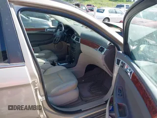 2007 Chrysler Pacifica Touring z VIN 2A8GF68X97R321657, wystawiony jako IAAI lot #42234925 z przebiegiem 180 253 mil mil oraz . Historia ofert i sprzedaży dostępna na DreamBid. Obrazek 5.
