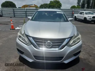 2017 Nissan Altima SV with VIN 1N4AL3AP0HC137920, listed as a Copart auction lot 60939895 with 133,782 mi miles and Clean title. Bid and sale history available at DreamBid. Image 5.