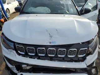 2024 Jeep Compass Limited z VIN 3C4NJDCN4RT139842, wystawiony jako Copart lot #51606655 z przebiegiem 13 455 mil mil oraz Czysty tytuł • Clean title. Historia ofert i sprzedaży dostępna na DreamBid. Obrazek 13.