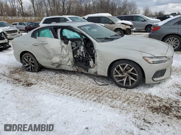 2019 Volvo S60 Momentum with VIN 7JRA22TK8KG004025, listed as a Copart auction lot 83579094 with 79,385 mi miles and Salvage Title. Bid and sale history available at carsss.com. Image 4.