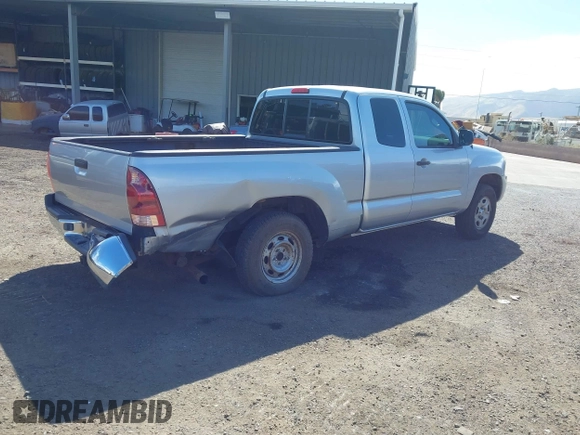 2006 Toyota Tacoma z VIN 5TETX22N86Z226440, wystawiony jako IAAI lot #41777871 z przebiegiem 218 222 mil mil oraz . Historia ofert i sprzedaży dostępna na DreamBid. Obrazek 4.