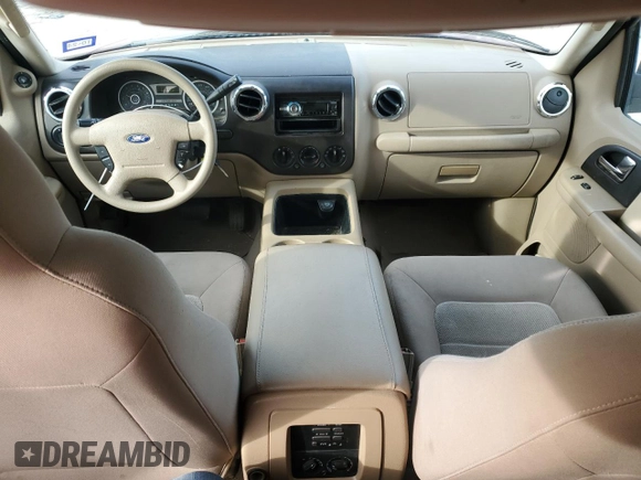 2006 Ford Expedition Special Service with VIN 1FMPU15566LA47386, listed as a Copart auction lot 84464594 with 291,434 mi miles and Salvage Title. Bid and sale history available at carsss.com. Image 8.