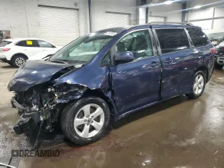 2018 Toyota Sienna LE Auto Access Seat with VIN 5TDKZ3DC5JS903117, listed as a Copart auction lot 46122665 with 83,851 mi miles and Salvage Title. Bid and sale history available at carsss.com. Image 1.
