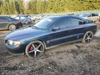 2004 Volvo S60 with VIN YV1RS61T942376164, listed as a Copart auction lot 88518215 with 132,930 mi miles and Salvage Title. Bid and sale history available at carsss.com. Image 1.