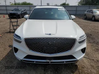 2024 Genesis GV70 2.5T z VIN 5NMMADTB8RH011120, wystawiony jako Copart lot #51220915 z przebiegiem 16 957 mil mil oraz Szkoda całkowita • Salvage title. Historia ofert i sprzedaży dostępna na DreamBid. Obrazek 5.