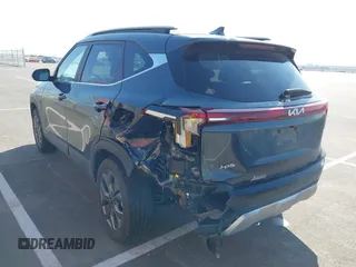 2024 Kia Seltos S z VIN KNDEUCAA1R7606866, wystawiony jako IAAI lot #41860017 z przebiegiem 15 384 mil mil oraz . Historia ofert i sprzedaży dostępna na DreamBid. Obrazek 6.