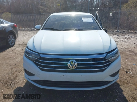 2020 Volkswagen Jetta S z VIN 3VWCB7BUXLM042951, wystawiony jako IAAI lot #42012007 z przebiegiem 61 806 mil mil oraz . Historia ofert i sprzedaży dostępna na DreamBid. Obrazek 13.