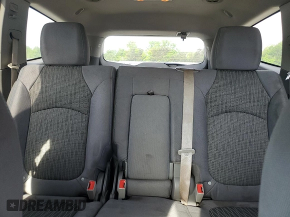 2015 Chevrolet Traverse LS z VIN 1GNKRFKDXFJ156753, wystawiony jako Copart lot #54516265 z przebiegiem 151 487 mil mil oraz Szkoda całkowita • Salvage title. Historia ofert i sprzedaży dostępna na DreamBid. Obrazek 10.