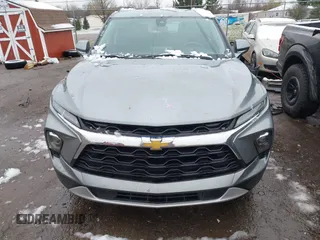 2024 Chevrolet Blazer LT z VIN 3GNKBCR4XRS162094, wystawiony jako IAAI lot #42007044 z przebiegiem 23 421 mil mil oraz . Historia ofert i sprzedaży dostępna na DreamBid. Obrazek 13.