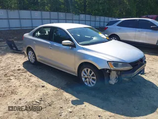 2011 Volkswagen Jetta SE z VIN 3VWDX7AJ1BM350604, wystawiony jako IAAI lot #42176901 z przebiegiem 128 474 mil mil oraz . Historia ofert i sprzedaży dostępna na DreamBid. Obrazek 1.