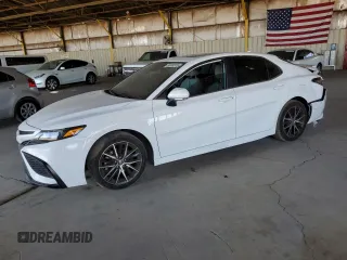 2022 Toyota Camry SE z VIN 4T1T11AK6NU075636, wystawiony jako Copart lot #58339375 z przebiegiem 37 569 mil mil oraz Szkoda całkowita • Salvage title. Historia ofert i sprzedaży dostępna na DreamBid. Obrazek 1.