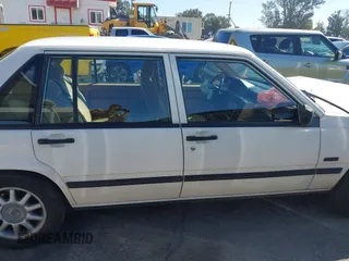 1994 Volvo 900 Action z VIN YV1JS8311R1169592, wystawiony jako IAAI lot #41647893 z przebiegiem 287 426 mil mil oraz . Historia ofert i sprzedaży dostępna na DreamBid. Obrazek 13.