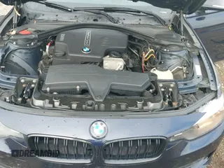 2013 BMW 3 Series 328i xDrive z VIN WBA3B3C51DF542269, wystawiony jako IAAI lot #42953255 z przebiegiem 145 252 mil mil oraz . Historia ofert i sprzedaży dostępna na DreamBid. Obrazek 19.