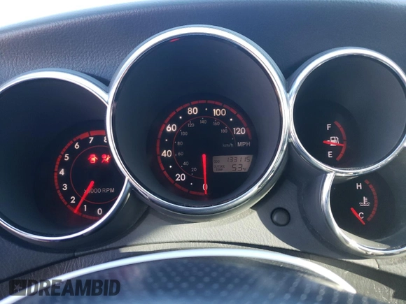 2005 Toyota Matrix STD with VIN 2T1KR30E75C365140, listed as a Copart auction lot 55627845 with 133,115 mi miles and Clean Title. Bid and sale history available at DreamBid. Image 9.