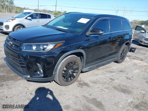 2019 Toyota Highlander SE with VIN 5TDKZRFH2KS569058, listed as a IAAI auction lot 41739724 with NaN miles. Bid and sale history available at carsss.com. Image 17.